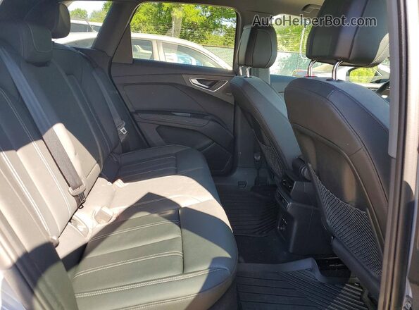 WA1BCBFZ7PP014474 2023 AUDI Q4 Gray Widok tylnych siedzeń
