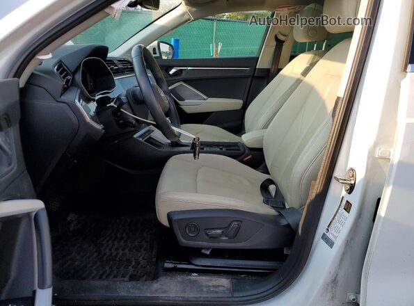 WA1BECF30L1107149 2020 AUDI Q3 White Вид салону спереду