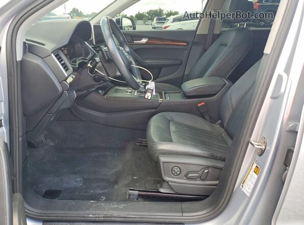 WA1BNAFY0L2061834 2020 AUDI Q5 Gray წინა სალონის ხედი