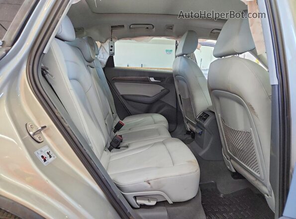 WA1C2AFP6GA076838 2016 AUDI Q5 Beige Widok wnętrza z tyłu
