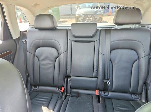 WA1C2AFP8HA092735 2017 AUDI Q5 Black Rear seats view