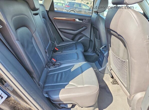 WA1C2AFP8HA092735 2017 AUDI Q5 Black Rear interior view