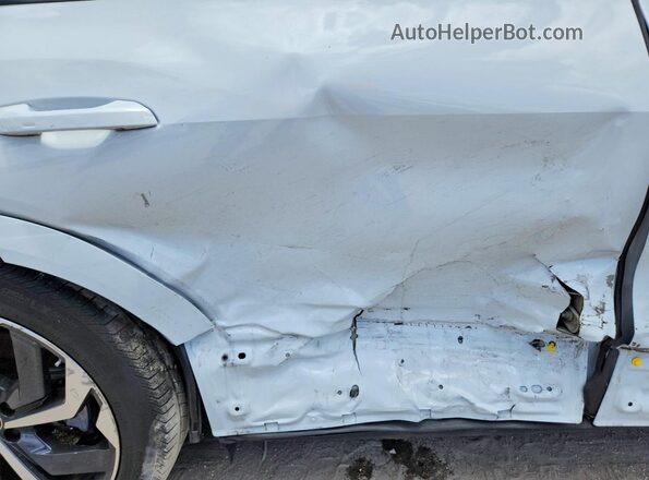WA1CAAGE0RB062575 2024 AUDI Q8 White უკანა სალონის ხედი