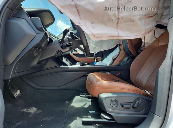 WA1CAAGE0RB062575 2024 AUDI Q8 White წინა სალონის ხედი