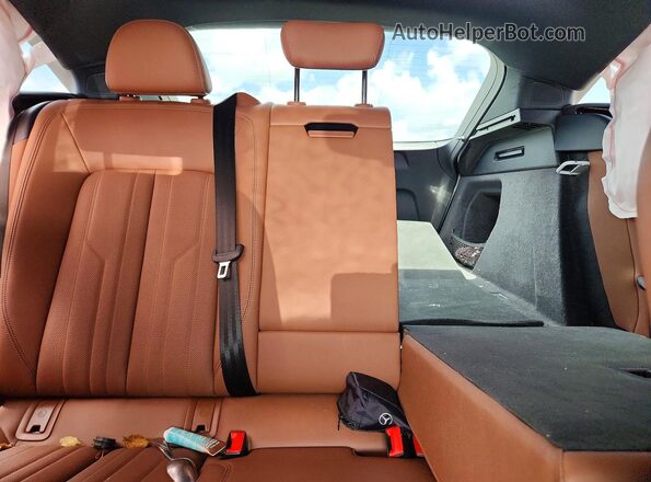 WA1CAAGE0RB062575 2024 AUDI Q8 White უკანა სავარძლების ხედი