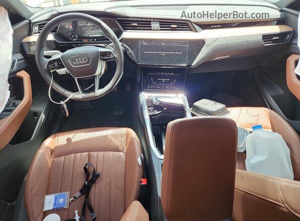 WA1CAAGE0RB062575 2024 AUDI Q8 White წინა პანელის ხედი