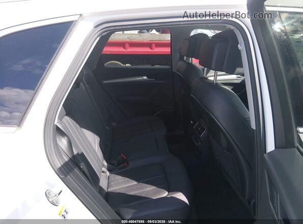 WA1CNAFY7J2090183 2018 AUDI Q5 White 