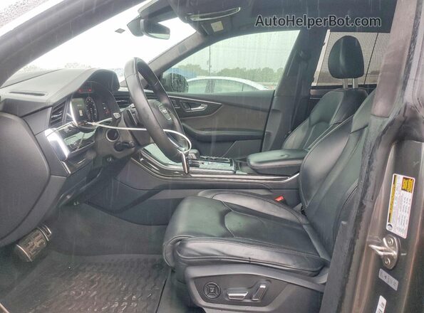 WA1CVAF17KD044829 2019 AUDI Q8 Серый Вид салона спереди