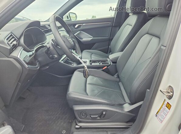 WA1DECF30S1104551 2025 AUDI Q3 White წინა სალონის ხედი