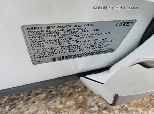 WA1DECF30S1104551 2025 AUDI Q3 White სალონის 360-გრადუსიანი ხედი
