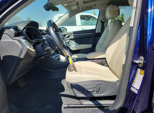 WA1DECF38M1025955 2021 AUDI Q3 Purple Front interior view