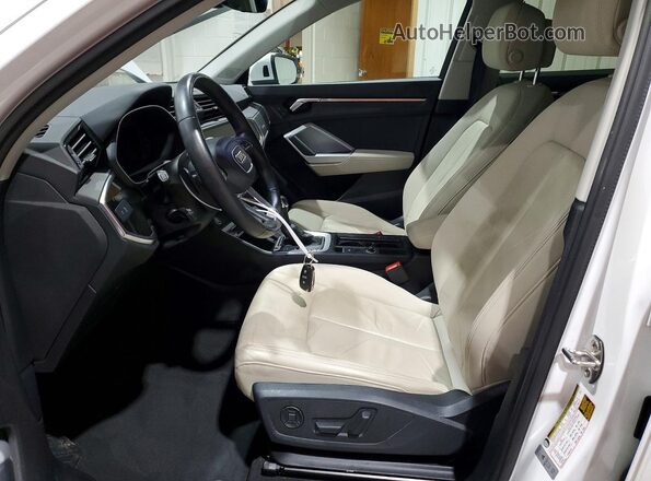 WA1DECF3XP1089841 2023 AUDI Q3 White Front interior view