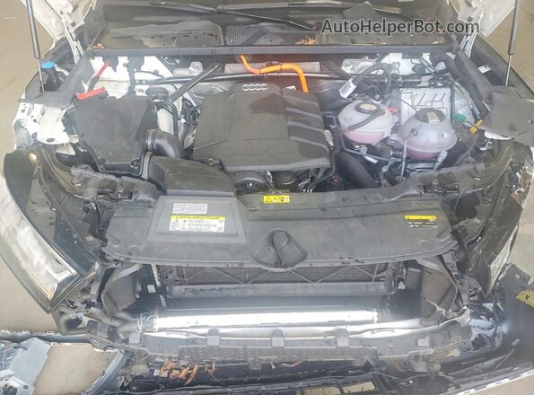 WA1E2AFY2L2044877 2020 AUDI Q5 White Vista del compartimento del motor