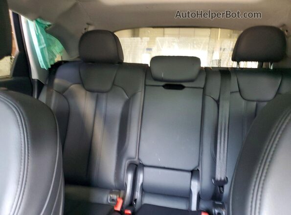 WA1E2AFY2L2044877 2020 AUDI Q5 White Vista de los asientos traseros