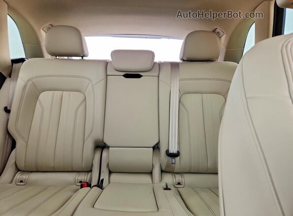 WA1E2AFY5M2073405 2021 AUDI Q5 White Widok tylnych siedzeń