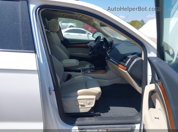WA1EAAFY0P2033885 2023 AUDI Q5 White Սալոնի դիմացի տեսք