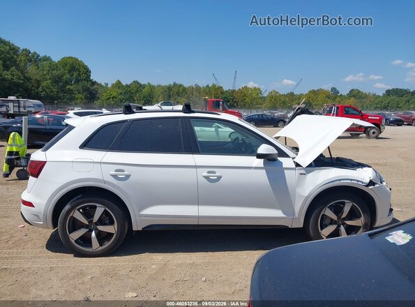WA1EAAFY0P2033885 2023 AUDI Q5 White Սալոնի հետևի տեսք