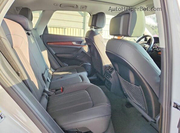 WA1EAAFY2N2127523 2022 AUDI Q5 Белый Вид задней части салона