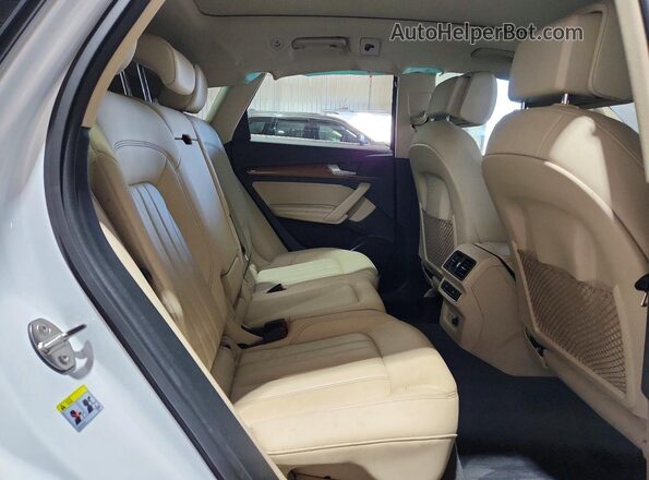 WA1EAAFY3N2043369 2022 AUDI Q5 White Vista interior trasera