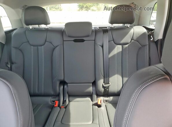 WA1EAAFY4R2069047 2024 AUDI Q5 Gray Vista de los asientos traseros