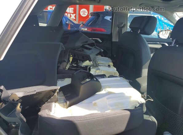 WA1EECF36K1065758 2019 AUDI Q3 White Rear interior view