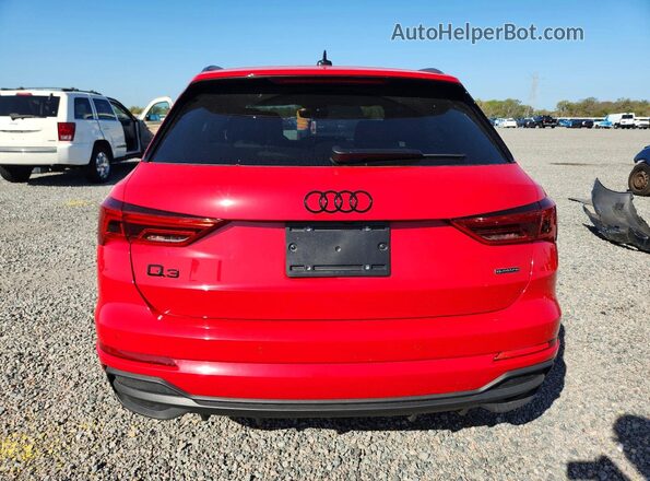 WA1EECF37R1151428 2024 AUDI Q3 Red Вид ззаду