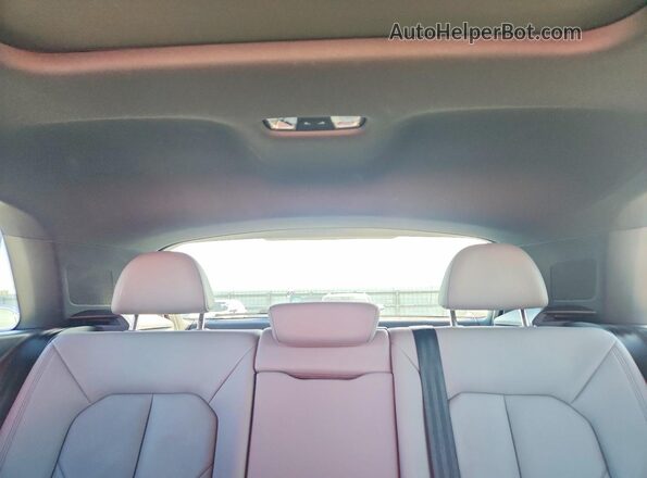 WA1EECF37R1151428 2024 AUDI Q3 Red Вид задніх сидінь