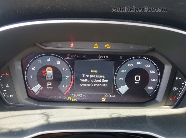 WA1EECF39M1054868 2021 AUDI Q3 Gray ხელსაწყოთა პანელის ხედი
