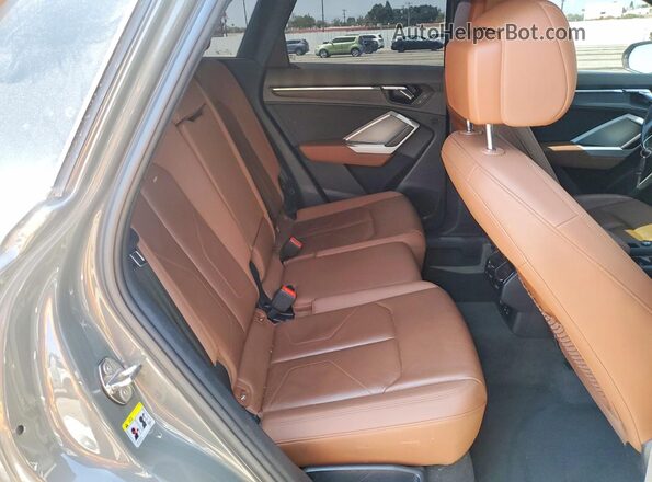 WA1EECF39M1054868 2021 AUDI Q3 Gray უკანა სალონის ხედი
