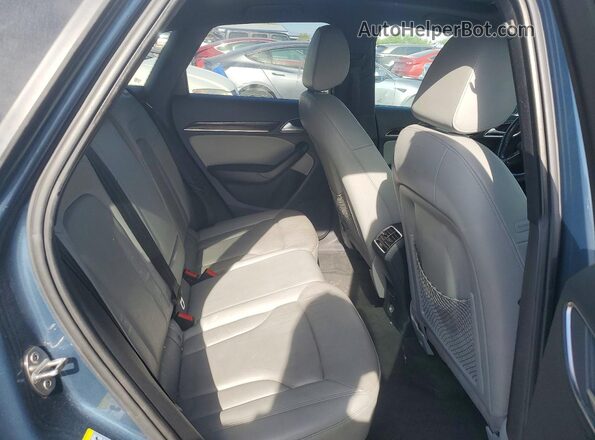 WA1EFCFS0GR010011 2016 AUDI Q3 Blue Rear interior view