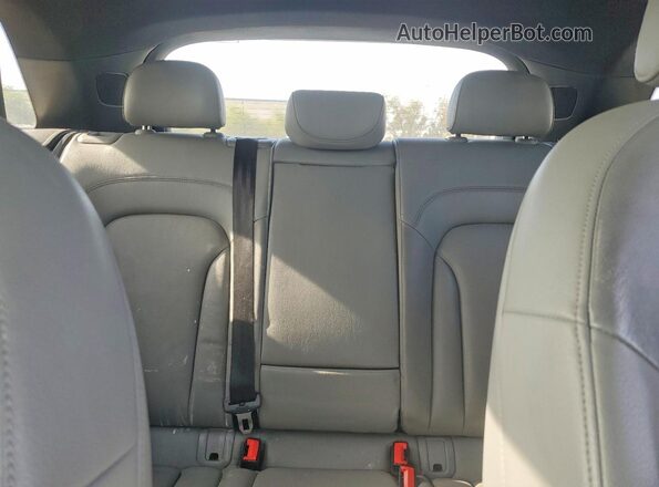 WA1EFCFS0GR010011 2016 AUDI Q3 Blue Rear seats view