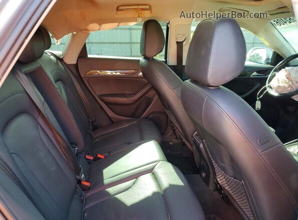 WA1EFCFS0GR023891 2016 AUDI Q3 Silver უკანა სალონის ხედი