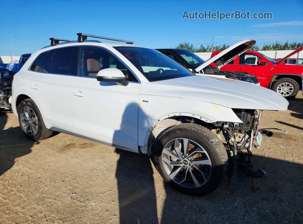 WA1FAAFY2M2023830 2021 AUDI Q5 White Front right
