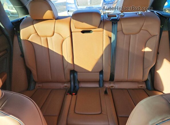 WA1FAAFY2M2023830 2021 AUDI Q5 White Rear seats view