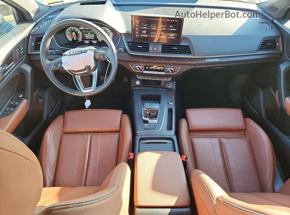 WA1FAAFY2M2023830 2021 AUDI Q5 White Dashboard view