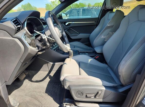 WA1FECF37L1085443 2020 AUDI Q3 Серый Вид салона спереди