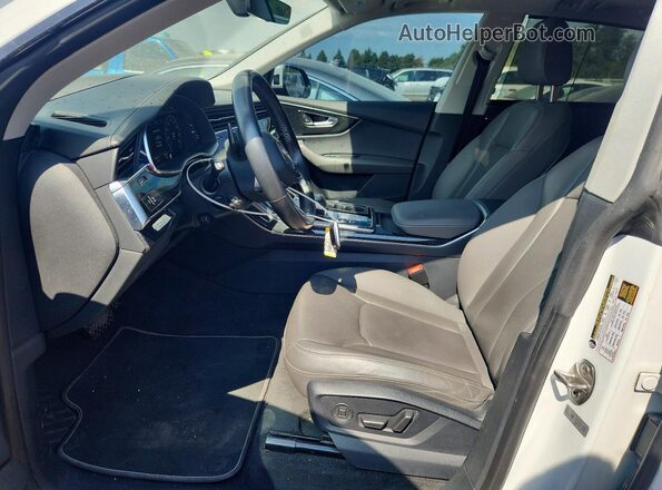 WA1FVAF13KD044579 2019 AUDI Q8 Белый Вид салона спереди