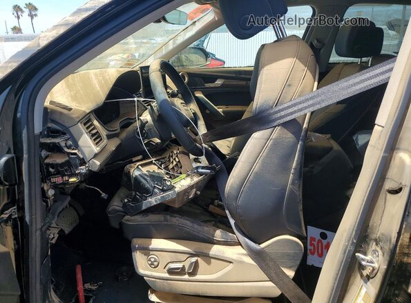 WA1G2AFY0R2078754 2024 AUDI Q5 Black წინა სალონის ხედი