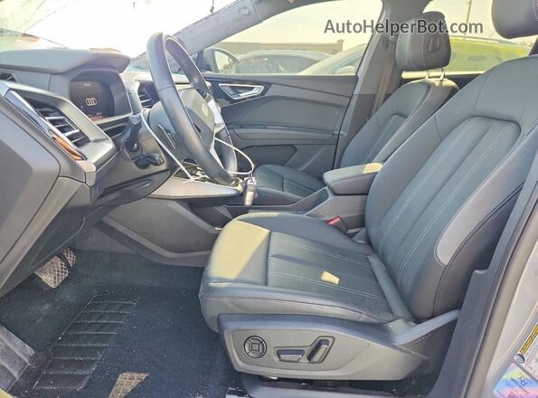 WA1H2BFZ8NP053407 2022 AUDI Q4 Gray Вид салону спереду