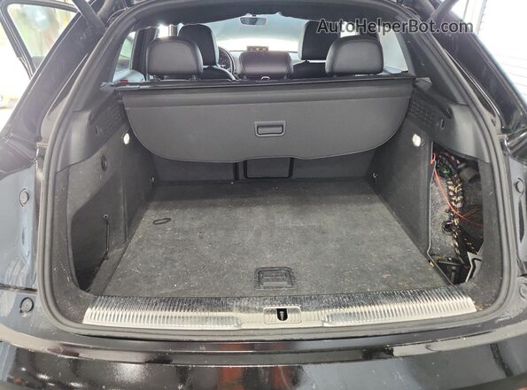 WA1HCCFS6JR031183 2018 AUDI Q3 Черный 