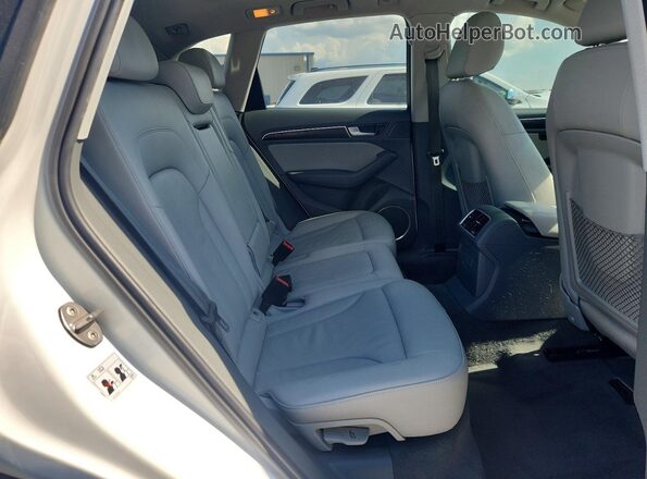 WA1L2AFP3GA012207 2016 AUDI Q5 White Rear interior view