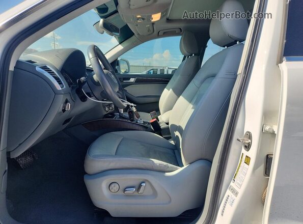 WA1L2AFP3GA012207 2016 AUDI Q5 White Front interior view
