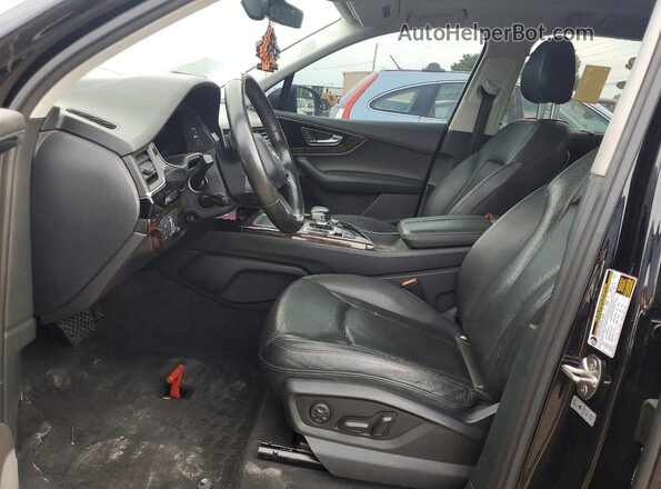 WA1LAAF71HD031941 2017 AUDI Q7 Black წინა სალონის ხედი
