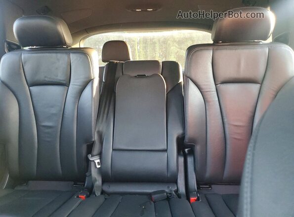 WA1LAAF73HD028944 2017 AUDI Q7 Gray უკანა სავარძლების ხედი