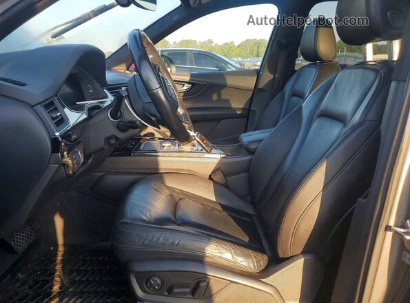 WA1LAAF73HD028944 2017 AUDI Q7 Gray წინა სალონის ხედი