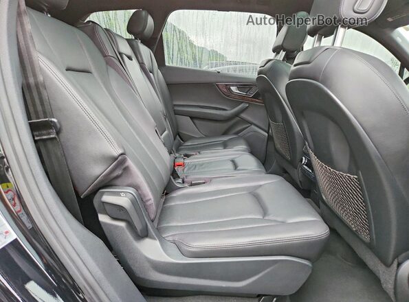 WA1LAAF74HD012901 2017 AUDI Q7 Black Rear interior view