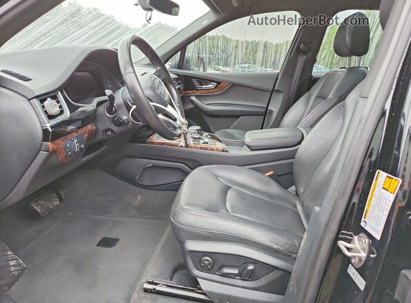 WA1LAAF74HD012901 2017 AUDI Q7 Black Front interior view
