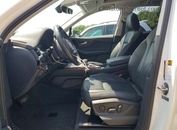 WA1LAAF77HD036996 2017 AUDI Q7 White წინა სალონის ხედი