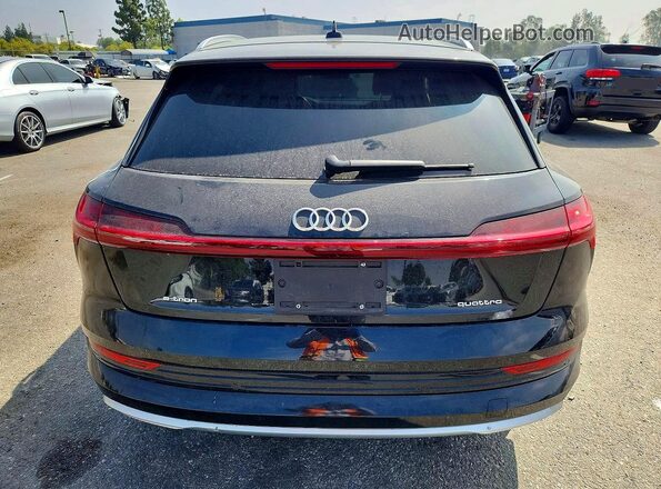 WA1LAAGE8NB026143 2022 AUDI E-TRON Black Հետևի տեսք