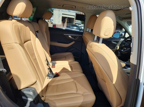 WA1LCBF72SD007168 2025 AUDI Q7 White უკანა სალონის ხედი